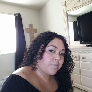 Meet your Posher, Raquel